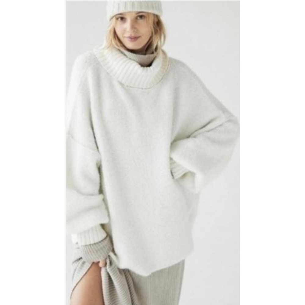 Free People M Milo Sweater Ivory Boucle Turtleneck Scandi Girl Apres Ski Boho